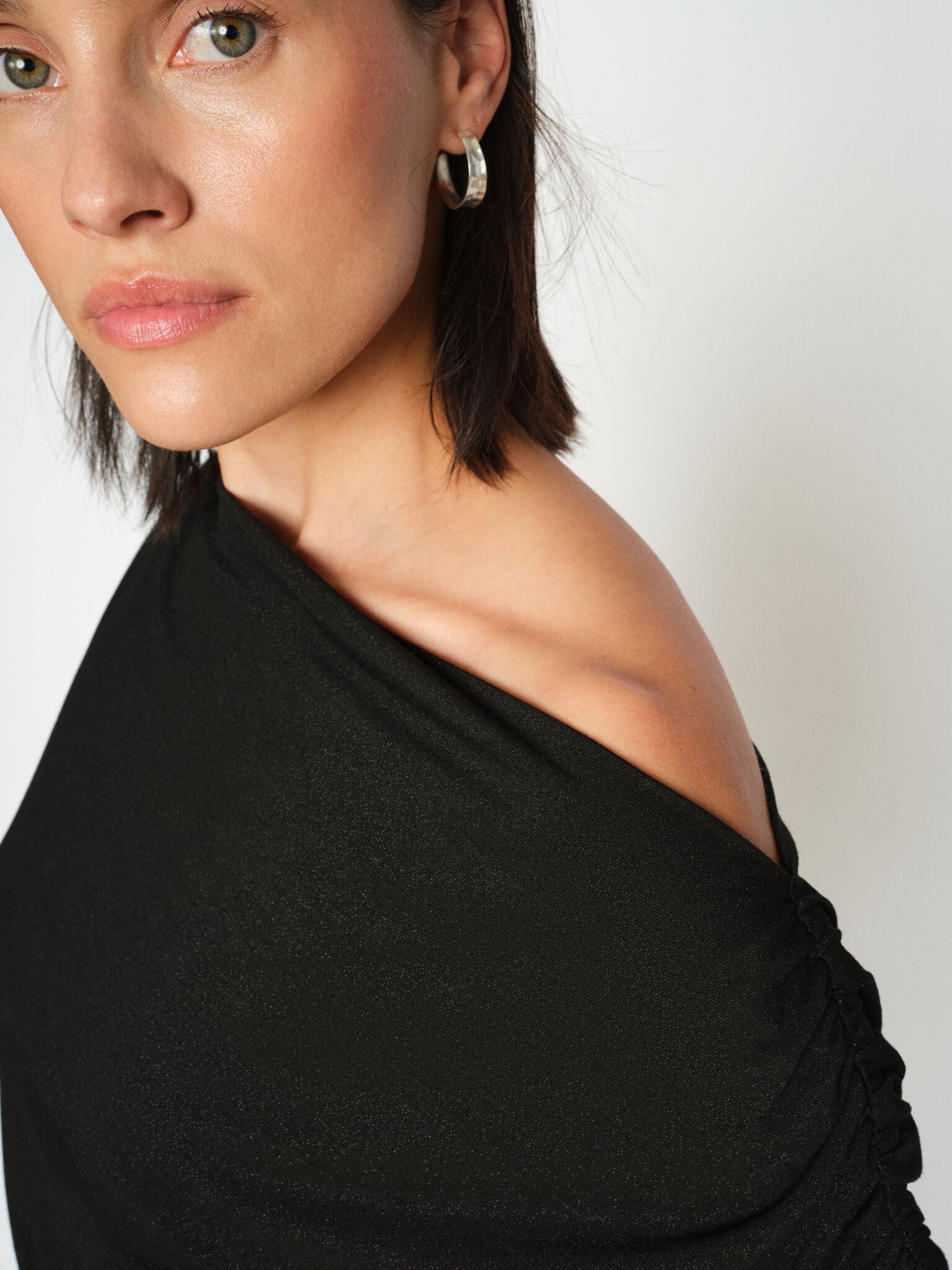 Modelshot / Black / Detail